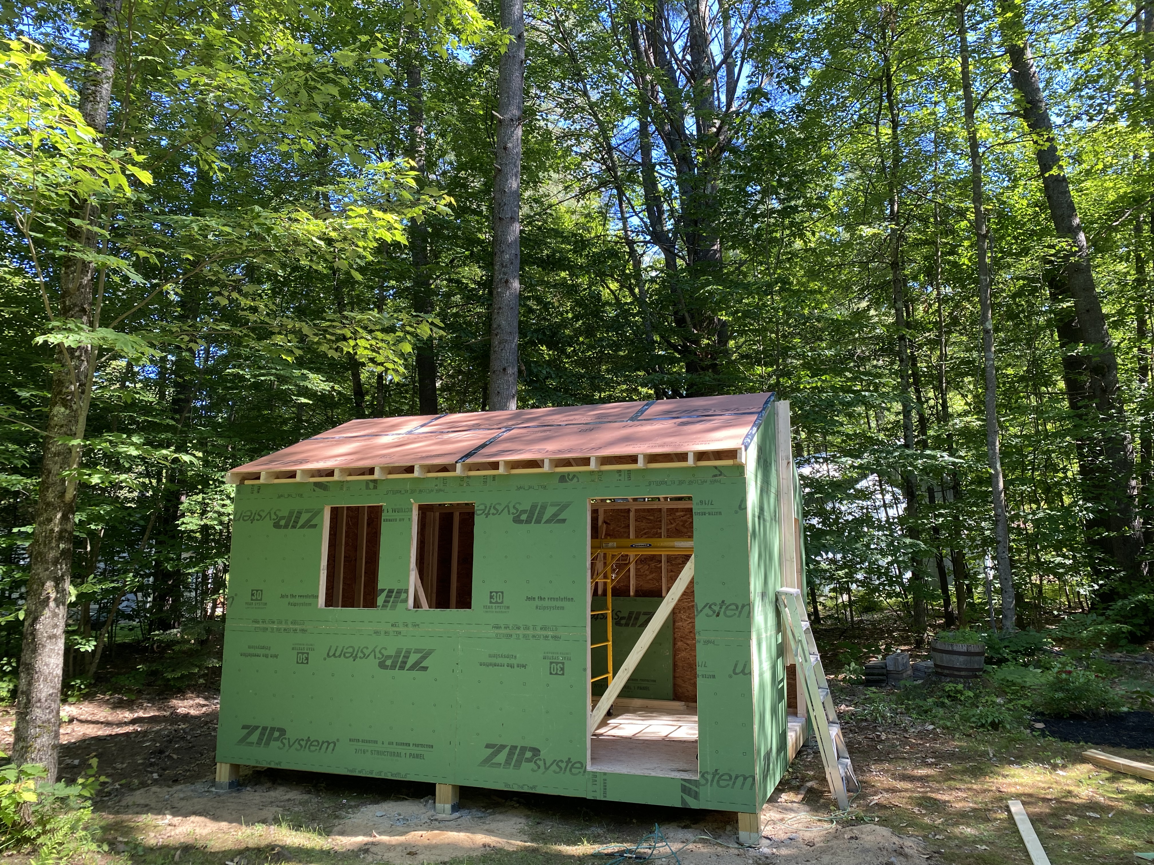 shed construciton roof added