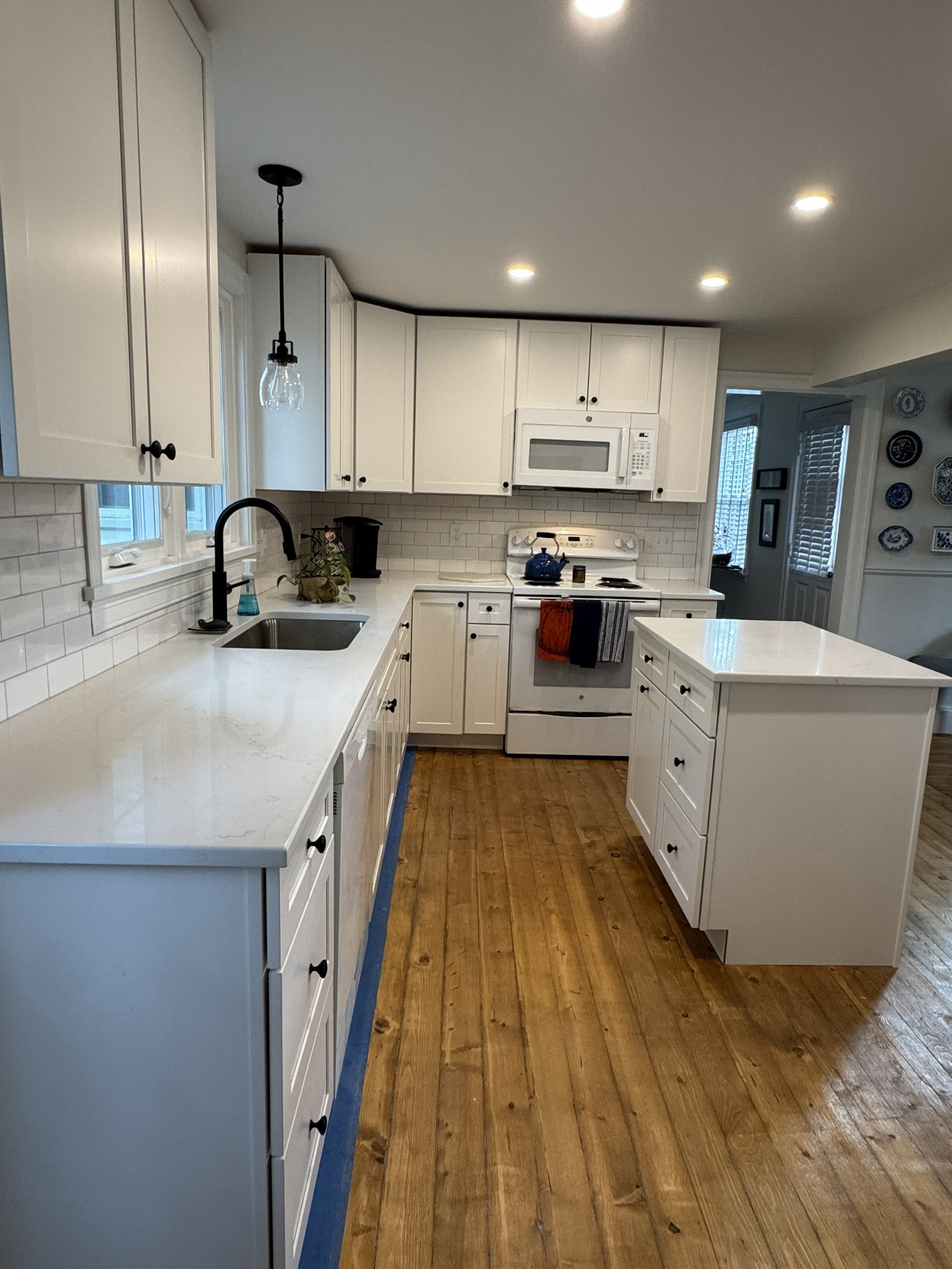Completed kitchen overview 2